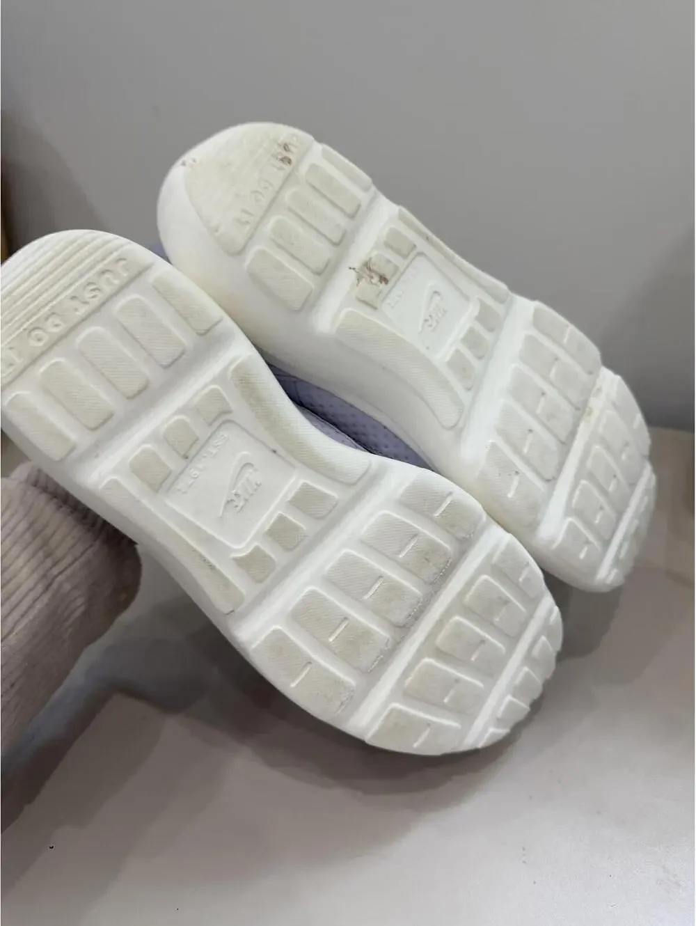 Nike Slip-On Knit Sneakers Lavender Blue White *missing insoles Size 8.5